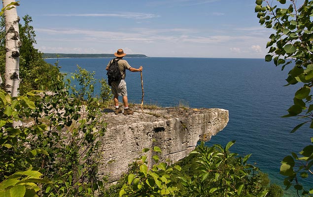 Hiking the Bruce Trail (Explore the Bruce)
