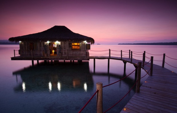 Ratua Private Island: Thirty minutes by boat from Espiritu Santo lies Ratua, a boutique, luxury eco lodge in which ...