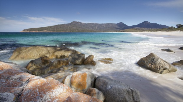 The perfect Australian beach: Wineglass Bay, Freycinet National Park, Tasmania.