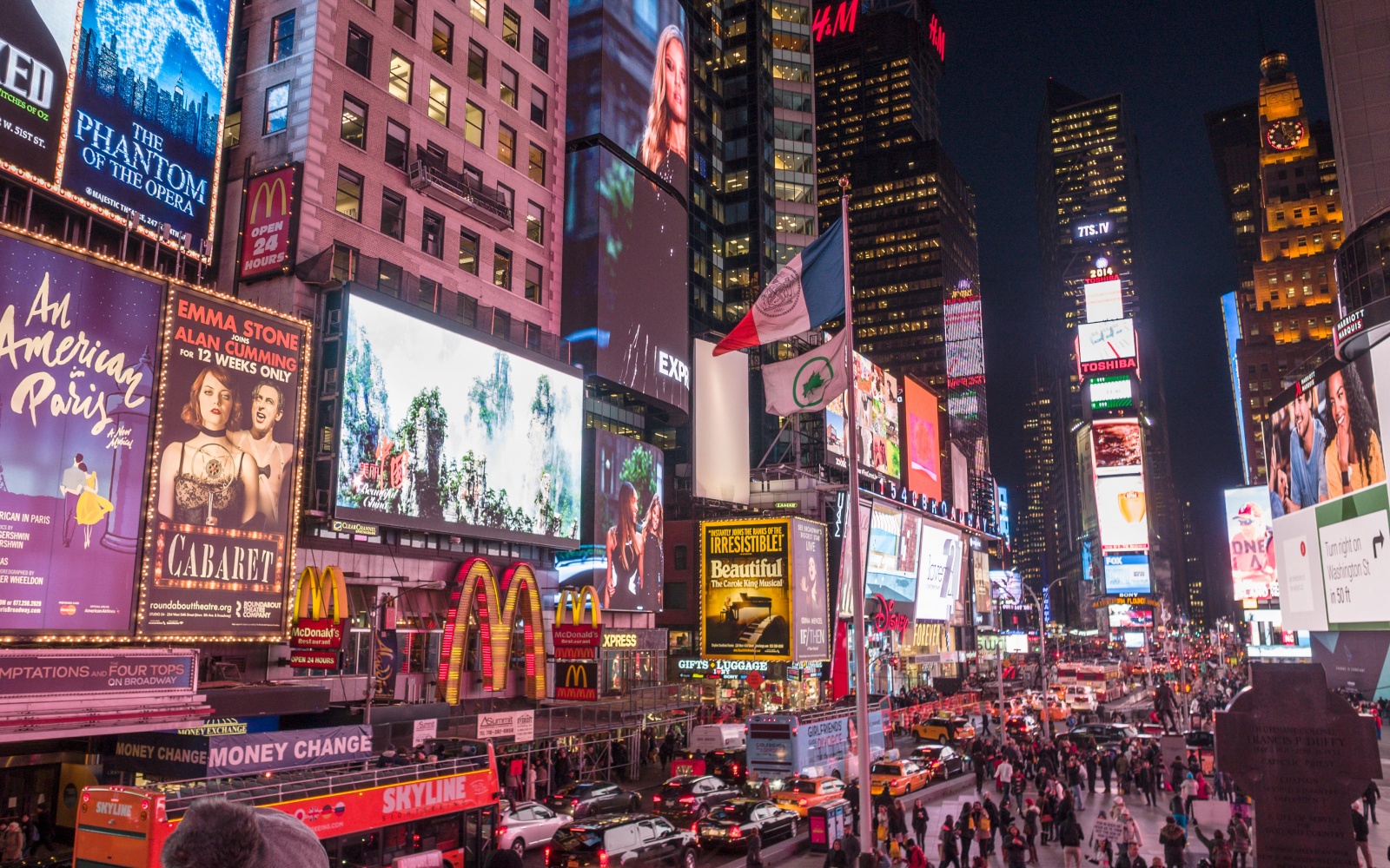 Should Times Square Keep its Visitor-Friendly Pedestrian Pavilions? 
