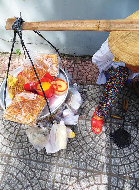 A street vendor in District 1. Photo © Dana Filek-Gibson.