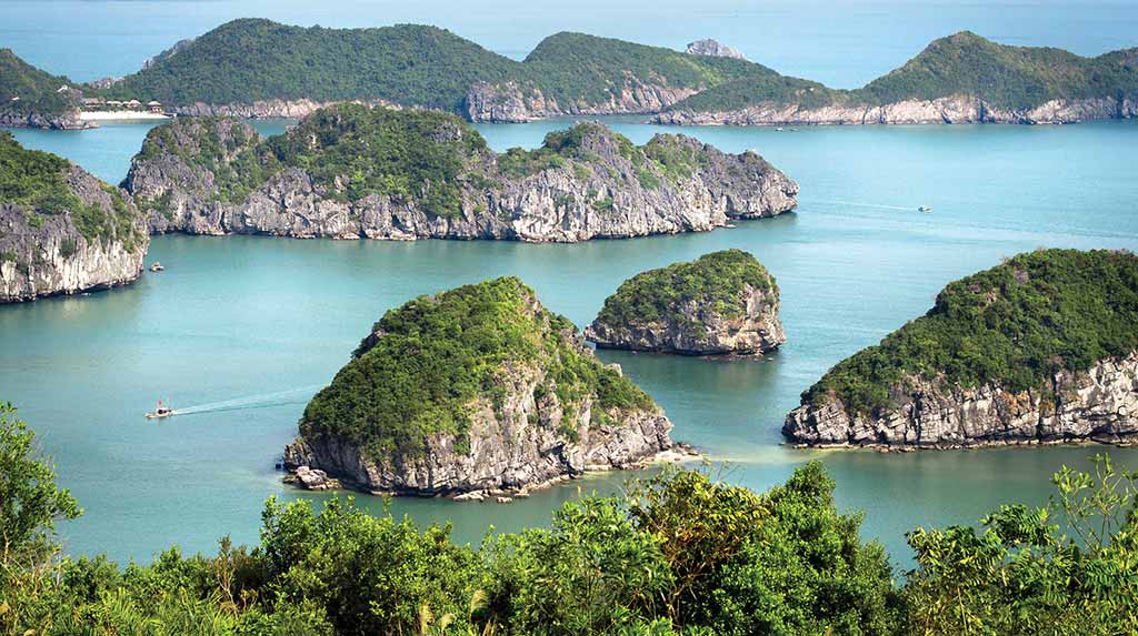 Ha Long Bay. Photo © Dana Filek-Gibson.