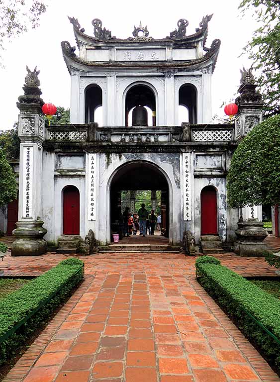 Main gate at the Temple of Literature. Photo © Dana Filek-Gibson. 