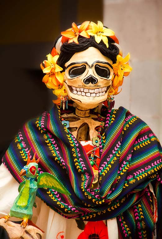 La Catrina costume, Dia De Los Muertos. Photo © Alejandro Duran/123rf.