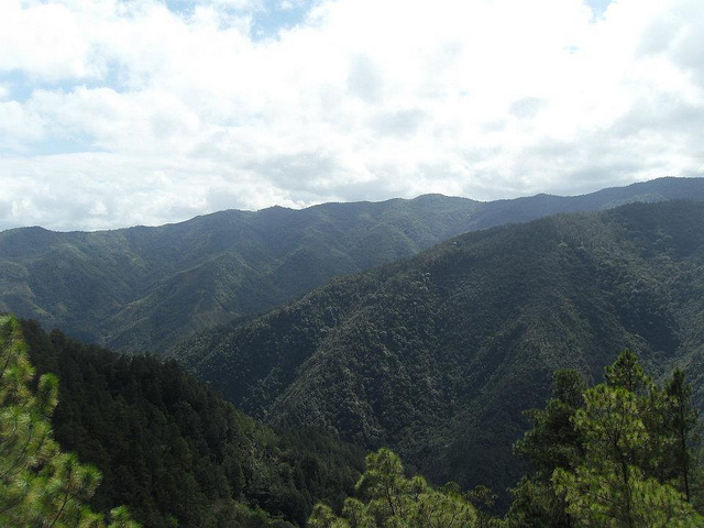 View along the mountain range while hiking Pico Duarte.