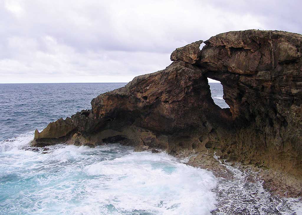 Cueva del Indio in Arecibo. Photo © Suzanne Van Atten.