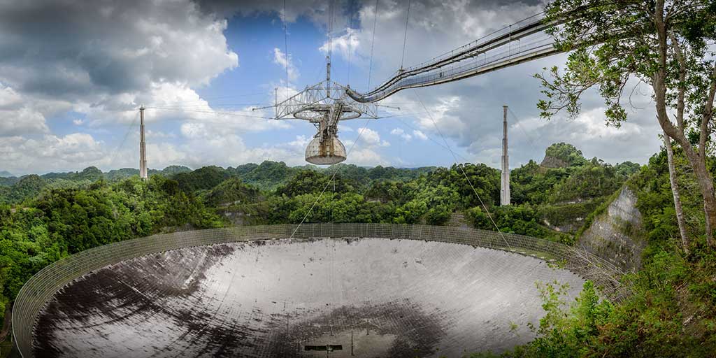 Arecibo Observatory. Photo © Frank Van Den Eijnden/123rf.