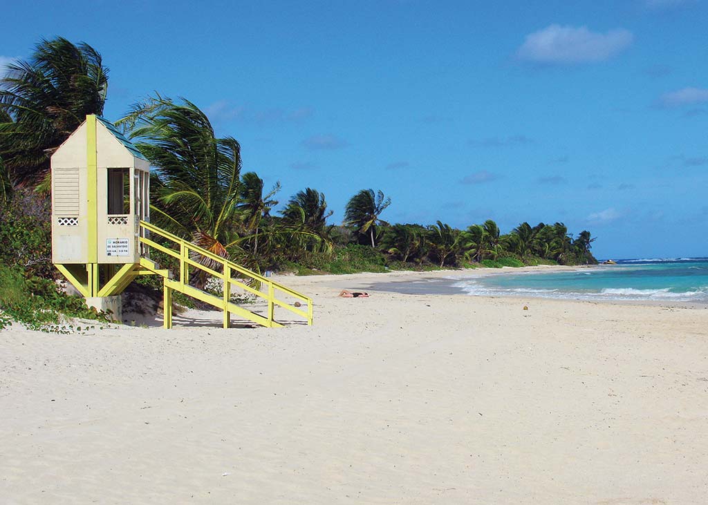 Playa Flamenco in Culebra. Photo © Suzanne Van Atten.