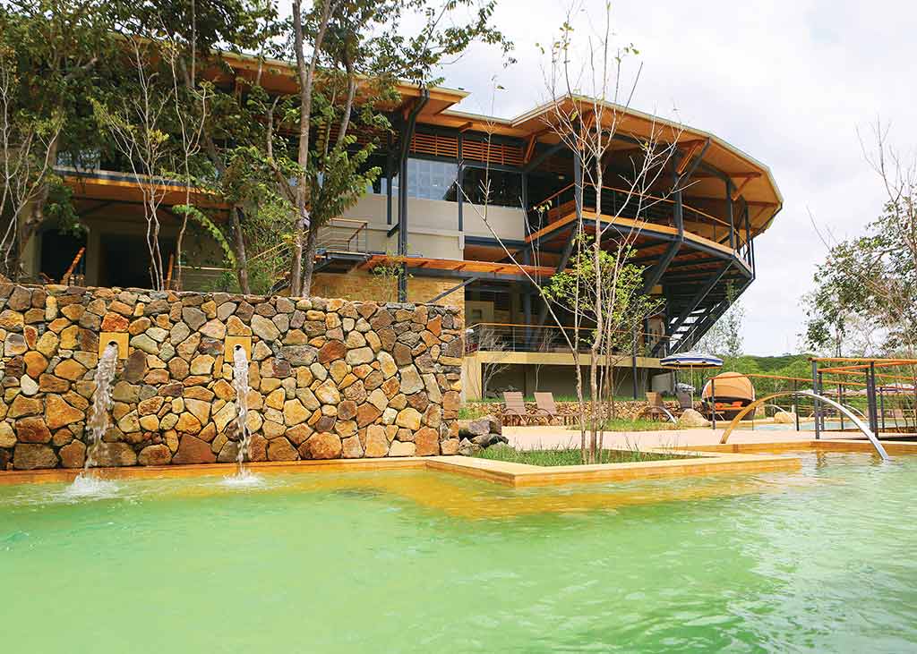 Thermal swimming pool at Río Perdido Activity Center. Photo © Christopher P. Baker.