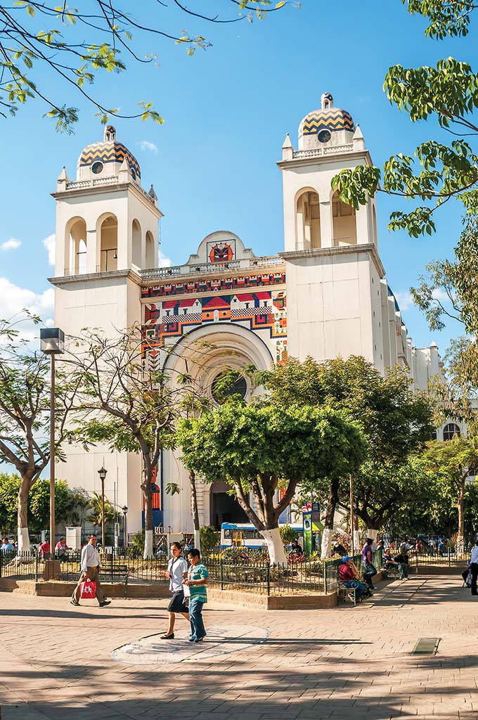 Catedral Metropolitana in San Salvador. Photo © Milosk50/Dreamstime.