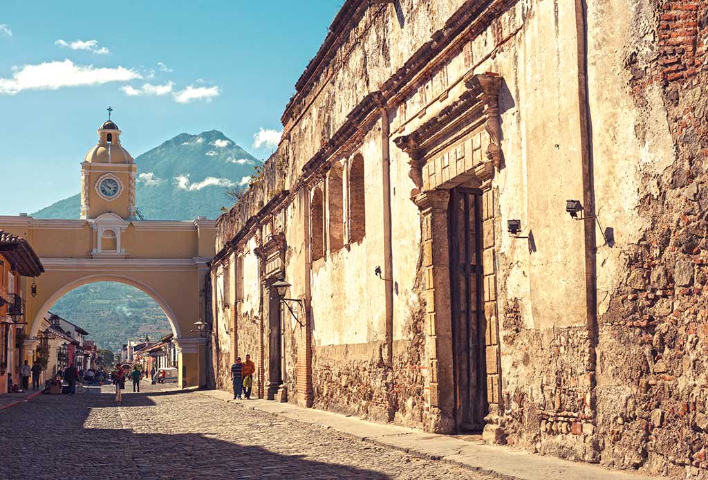 Arco de Santa Catalina. Photo © Al Argueta.