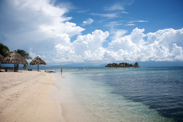 Cayos Cochinos beach in the Honduras.