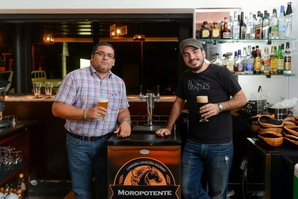 Moropotente brewers Eduardo Mendieta (left) and José Marcel Sanchez (right).