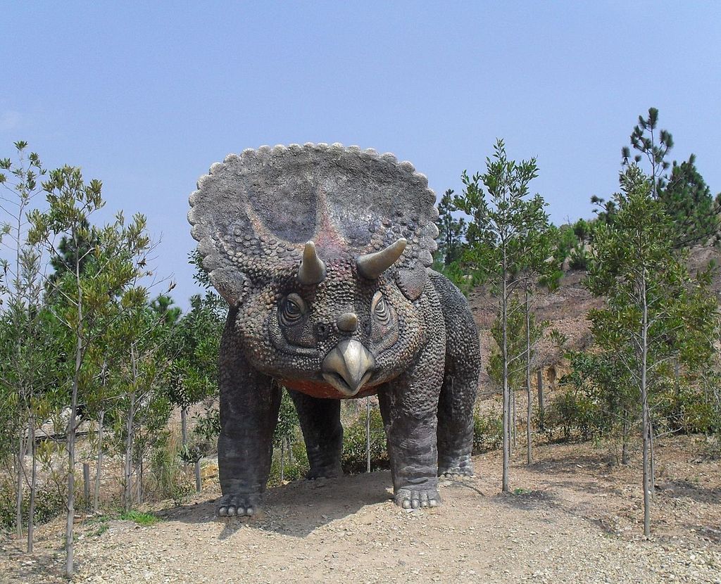 Triceratops reproduction at Gondava. Photo © Petruss (Own work) [Public domain], via Wikimedia Commons.