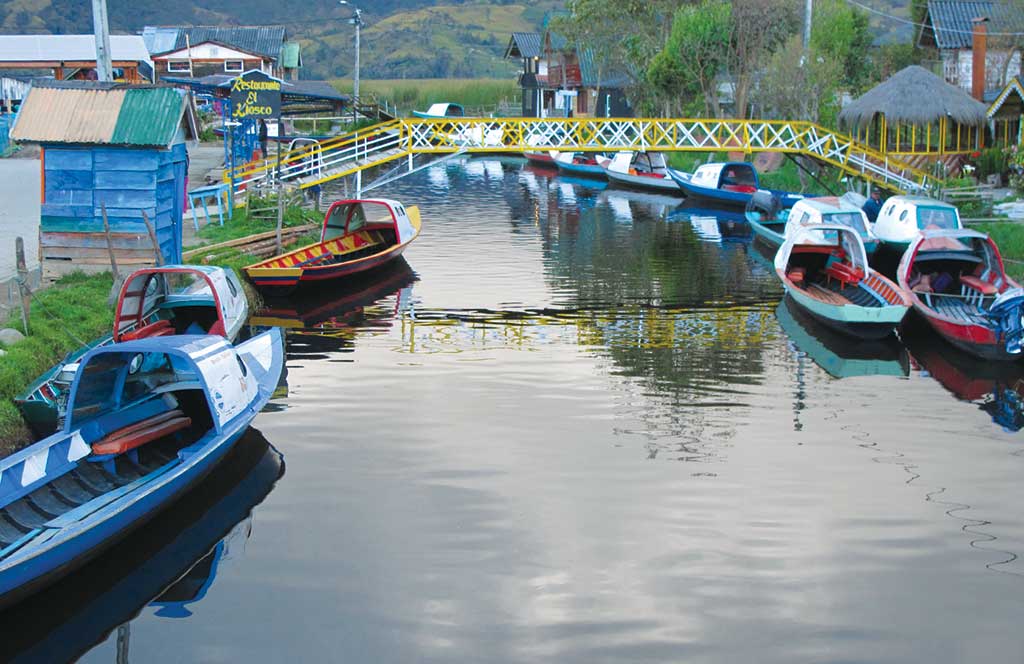 Fishing community at Laguna La Cocha. Photo © Andrew Dier.