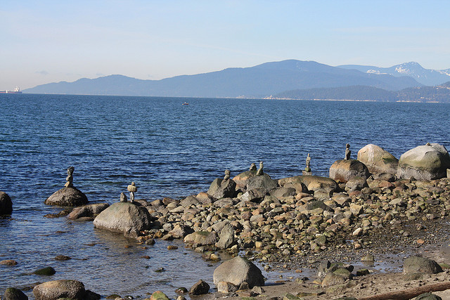 The rocky coast of Second Beach in Stanley Park.