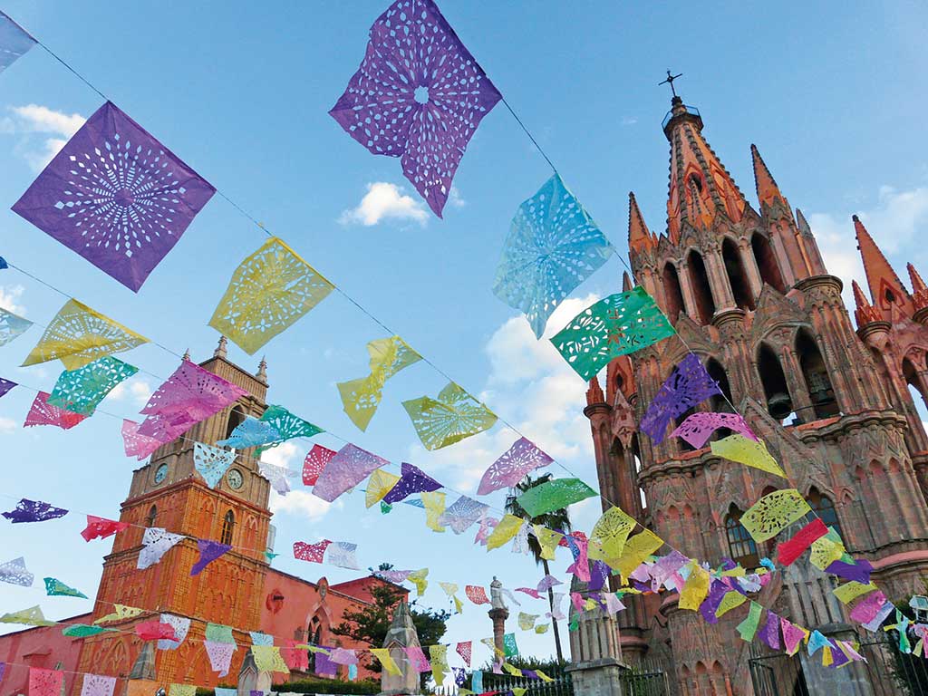 Parroquia de San Migel Arcángel in San Miguel de Allende. Photo © Julie Meade.