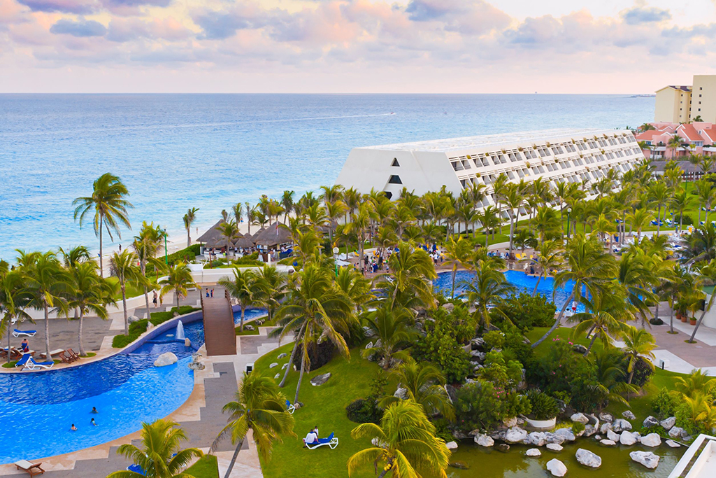 Cancun. Photo © Irina Moskalev/123rf.