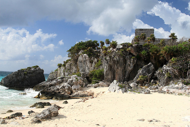 The Mayan ruins at Tulum. Photo © Frank Kovalcheck, licensed Creative Commons Attribution.