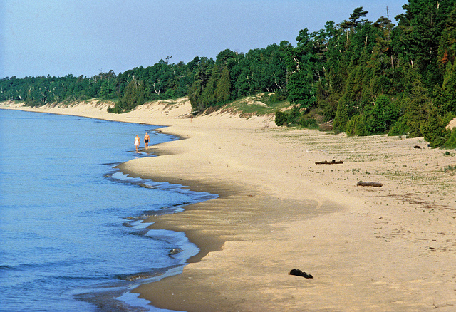 View along the shore of Whitefish Dunes State Park.