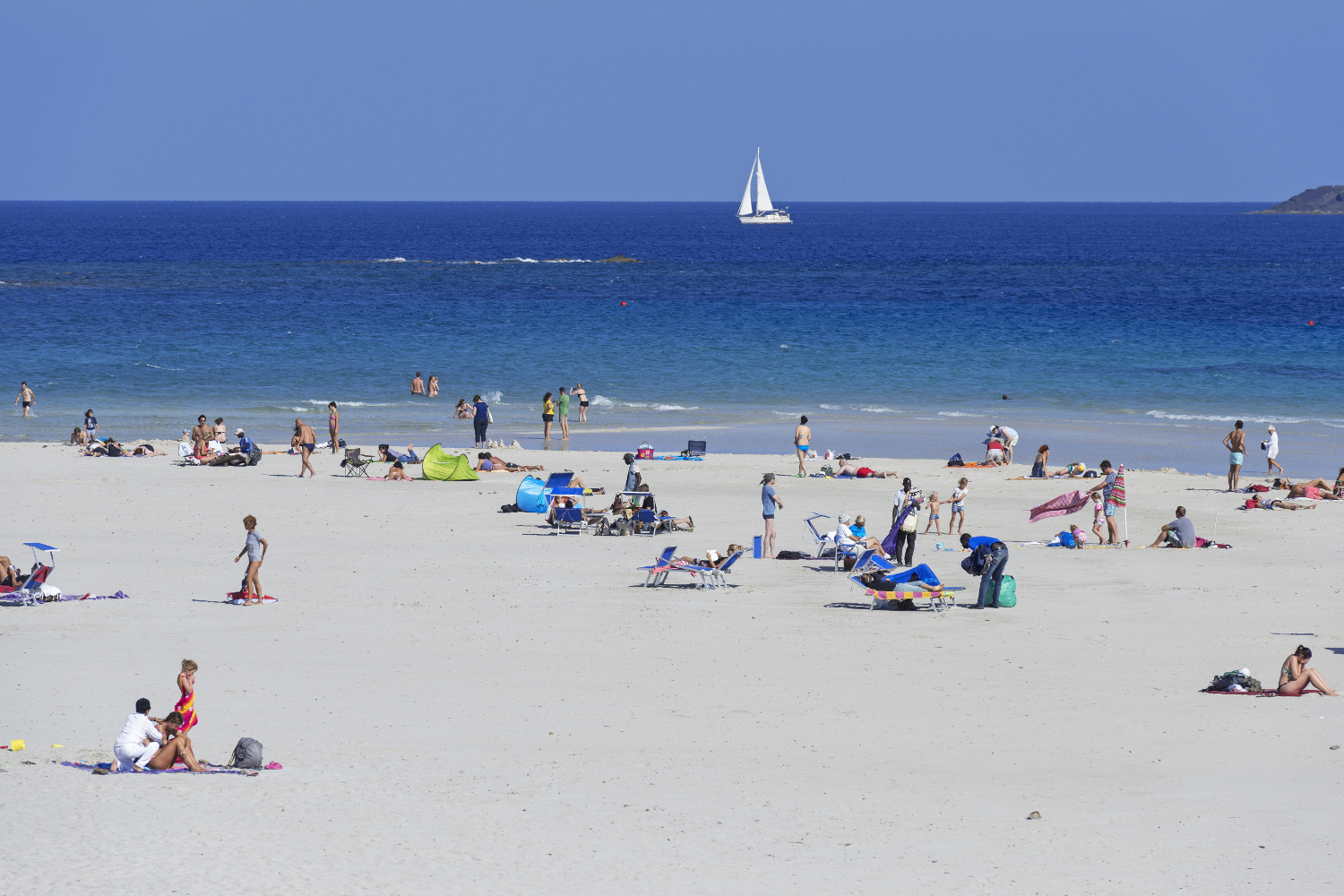 The white sands of Spiaggia della Pelosa can get crowded in summer