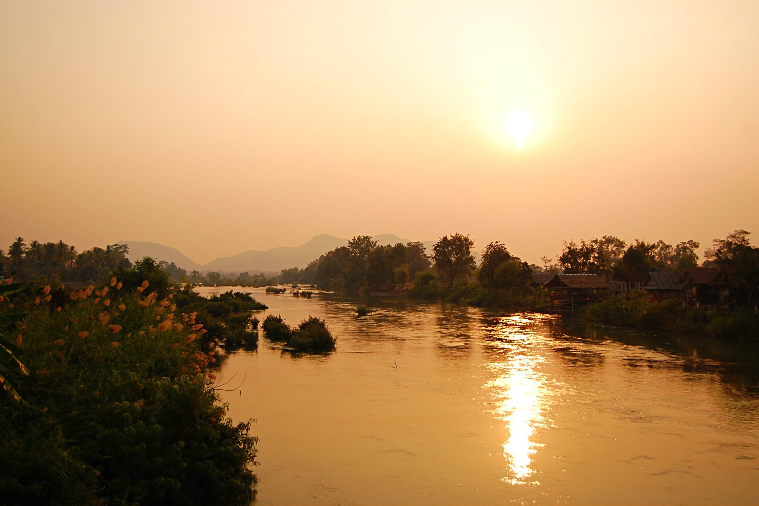 Sunset over the Mekong, Si Phan Don