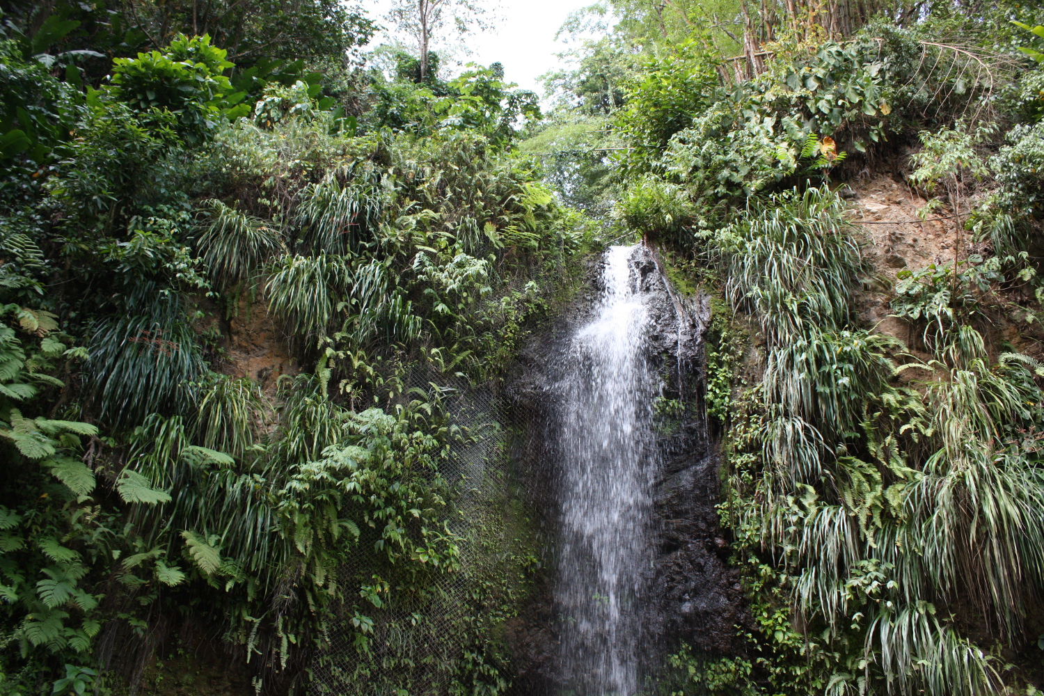 Toraille waterfall: great for a post-activity plunge. Image by Lorna Parkes / Lonely Planet