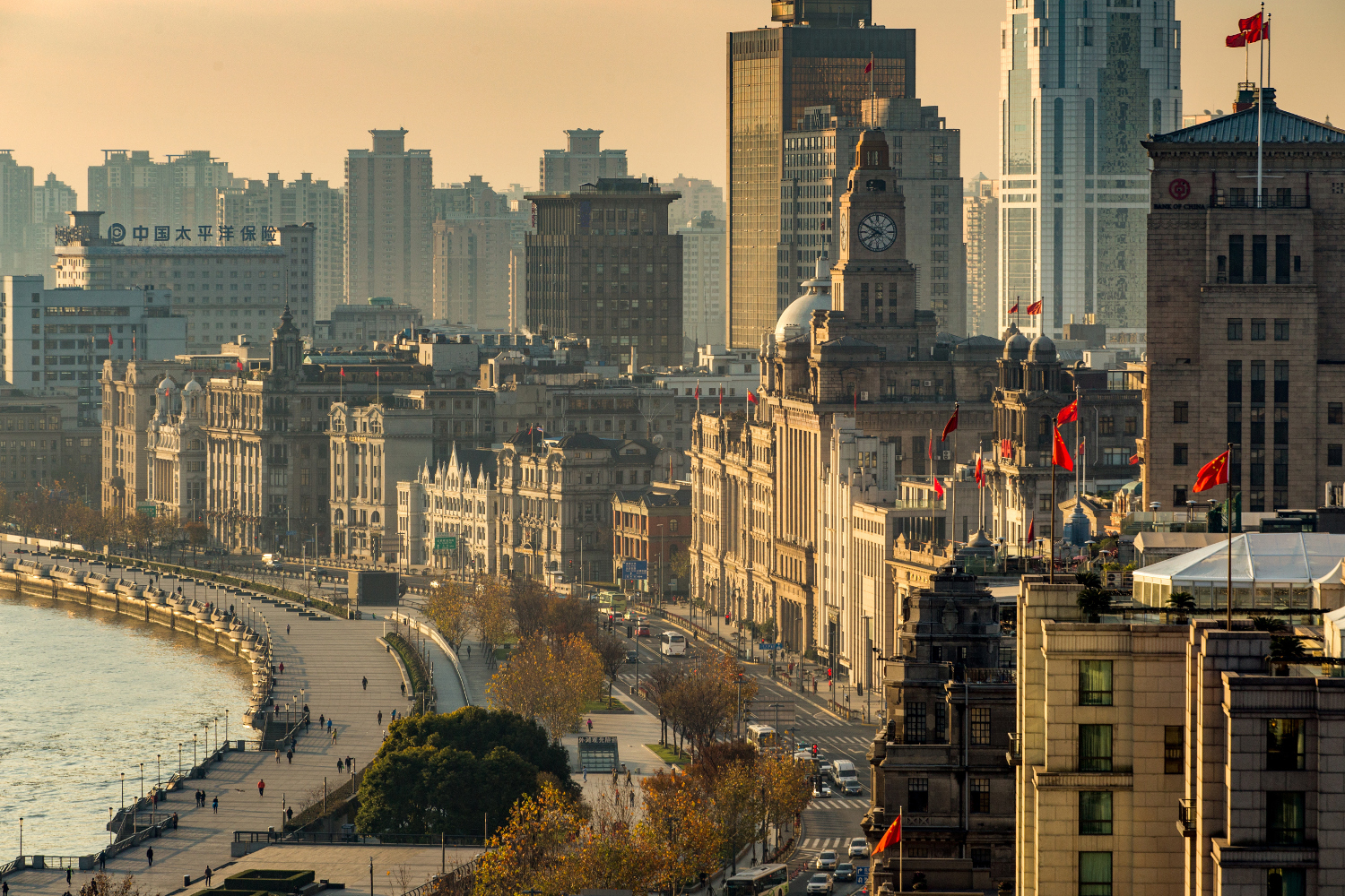 Shanghai's Bund: full of heritage and art deco architecture © DuKai photographer / Getty Images