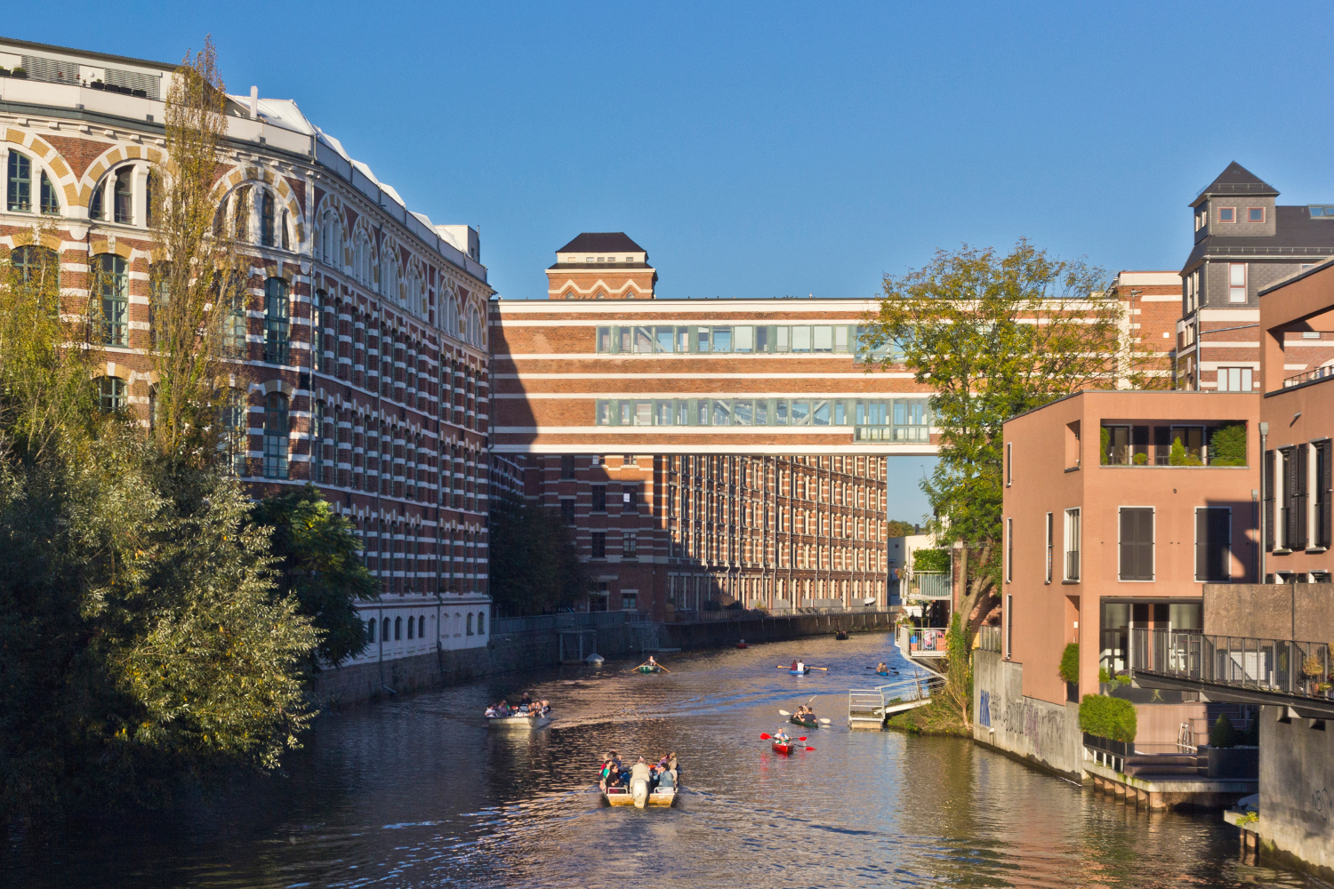 Buntgarnwerke und Karl-Heine-Kanal im Abendlicht, Leipzig/ Deutschland