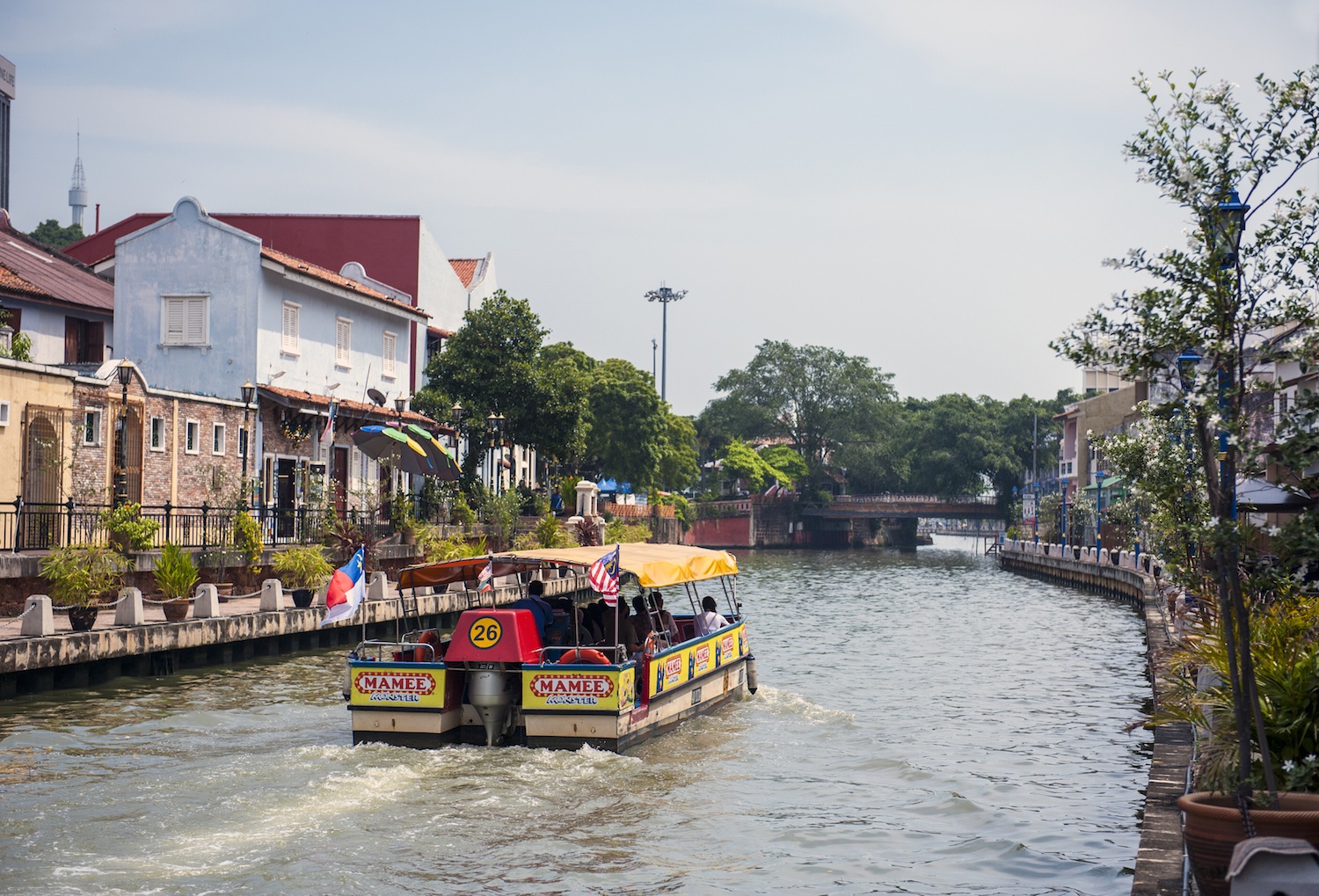 Watch the tour boats ply the river © Leisa Tyler / Getty Images