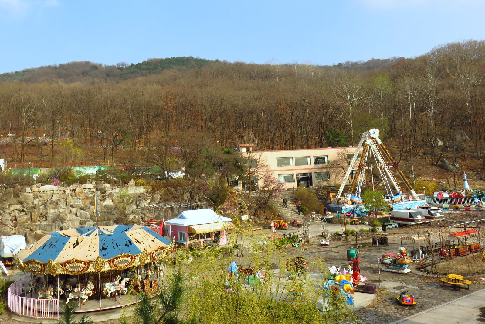 Yongma Land: abandoned amusement park near Seoul. Image by Phillip Tang / Lonely Planet