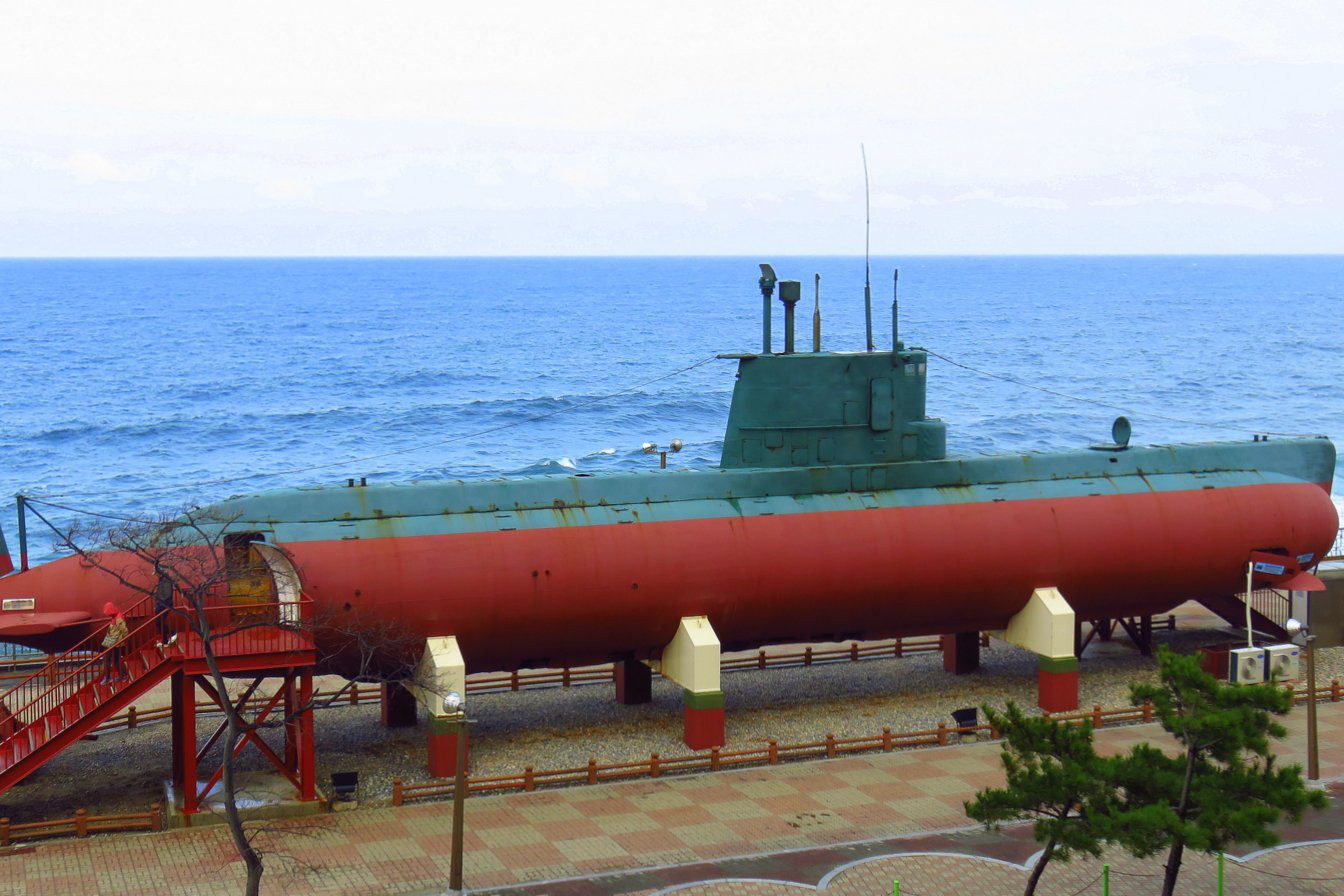 Explore inside a North Korean spy sub in Gangwon-do. Image by Phillip Tang / Lonely Planet