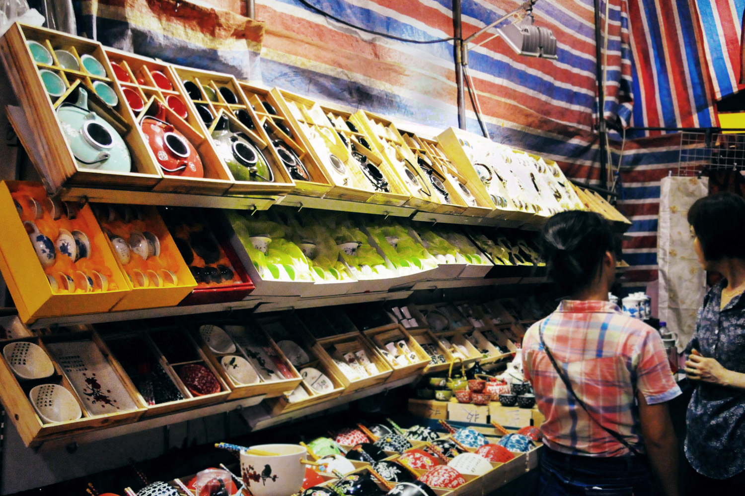 Late-night teapot shopping in Kowloon. Image by Tom Spurling / Lonely Planet