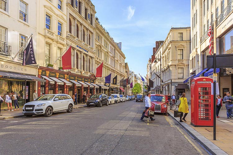 Old Bond Street in Mayfair, the stomping ground of fictional spies (and fashionable Londoners). Image by Pawel Libera / Getty Images