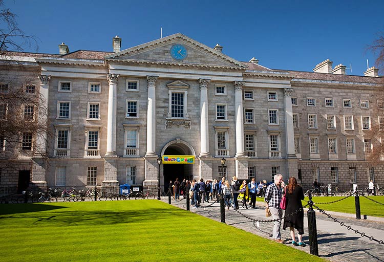 The literary superstars of tomorrow? Students and tourists striding into Trinity College, Dublin. Image by David Soanes Photography / Getty Images