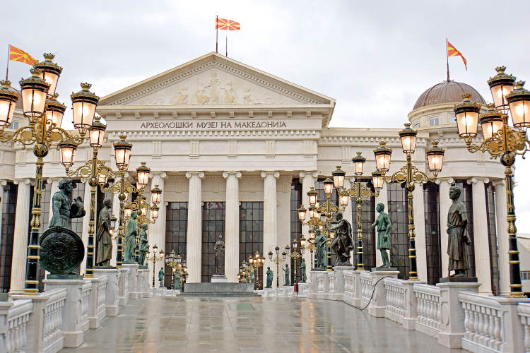 Skopje’s new Eye Bridge leads to the neoclassical building of the National Archaeological Museum. Image by Dennis Jarvis / CC BY-SA 2.0