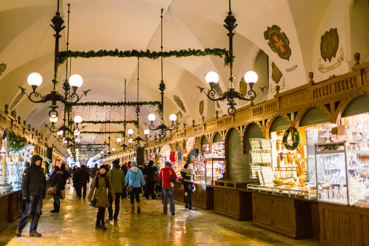 cloth-hall-krakow-750_cs