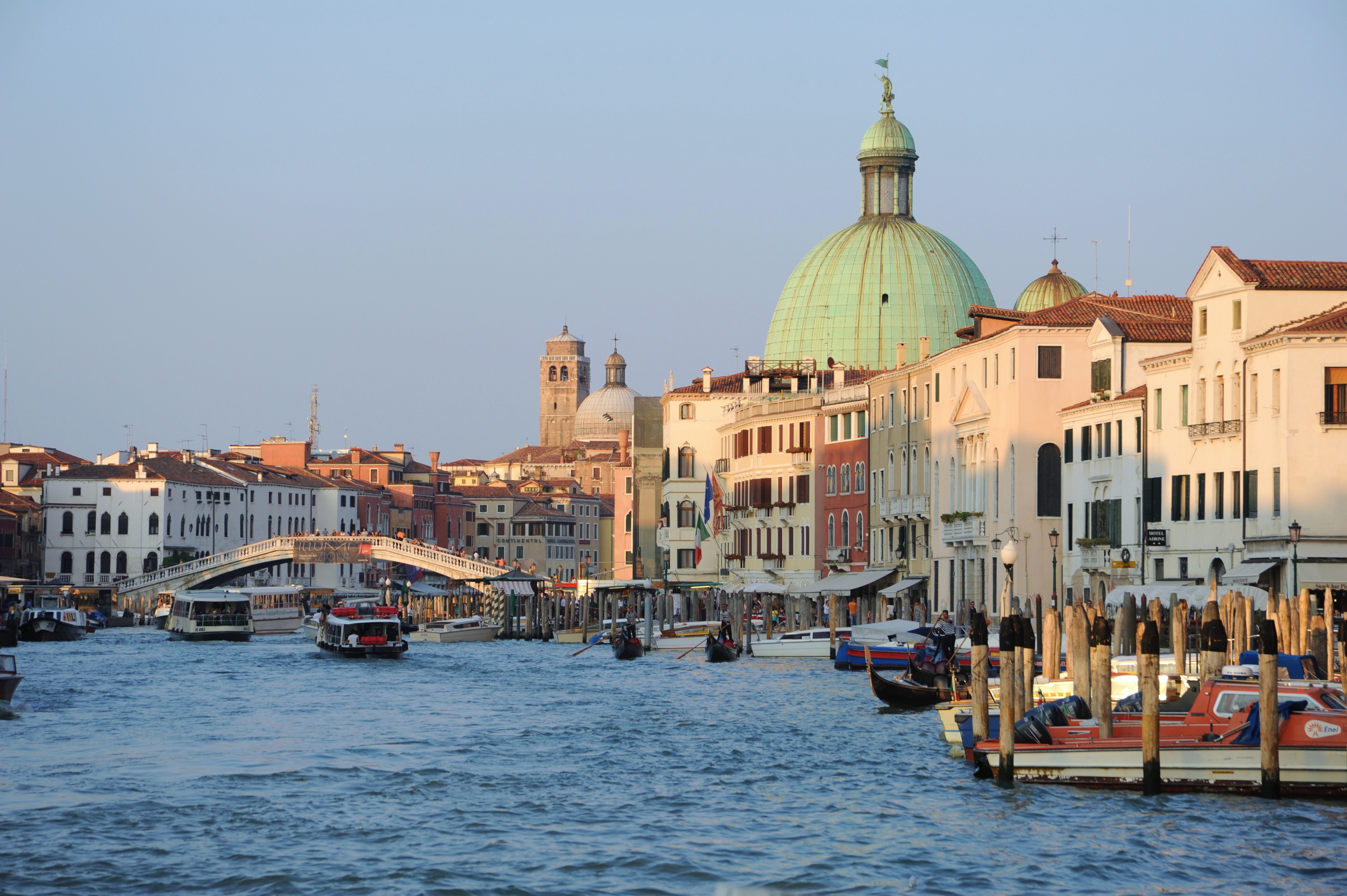 Views of the Grand Canal don't cost a cent. Image by Manfred Segerer/Ullstein Bild/ Getty Images