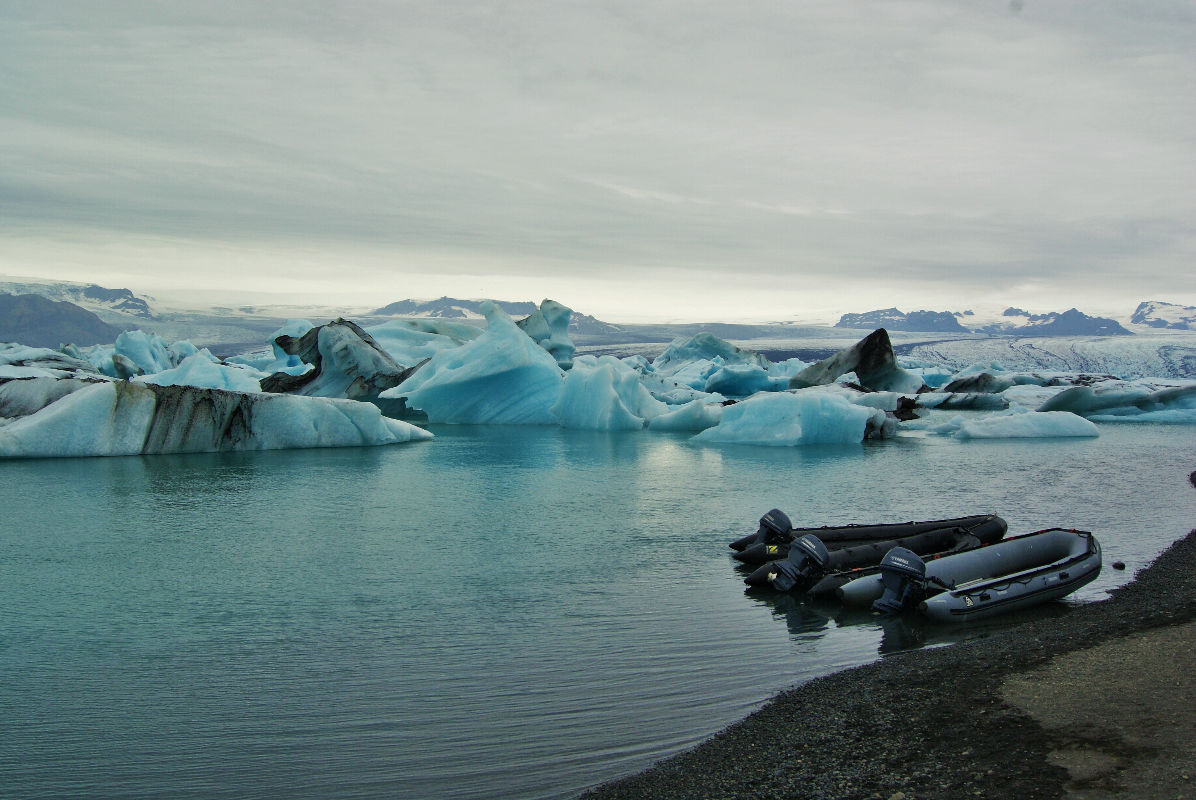 Jökulsárlón lagoon can be visited on a boat trip, or eyed from the shore. Image by Heather Carswell / Lonely Planet
