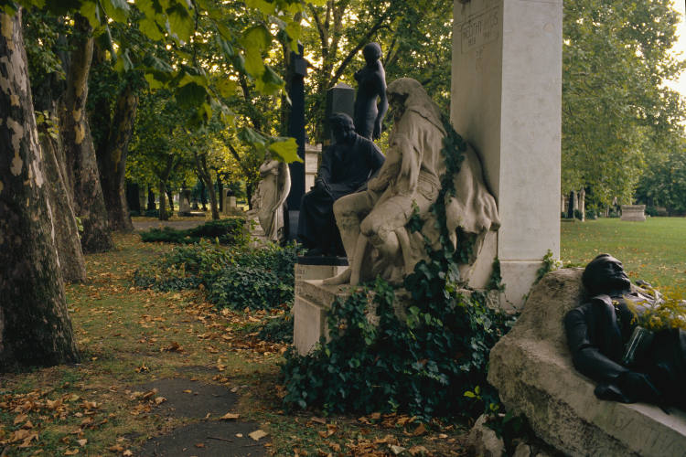 Kerepesi Cemetery, resting plave of many artists and writers. Image by Kevin Clogstoun / Lonely Planet Images / Getty Images