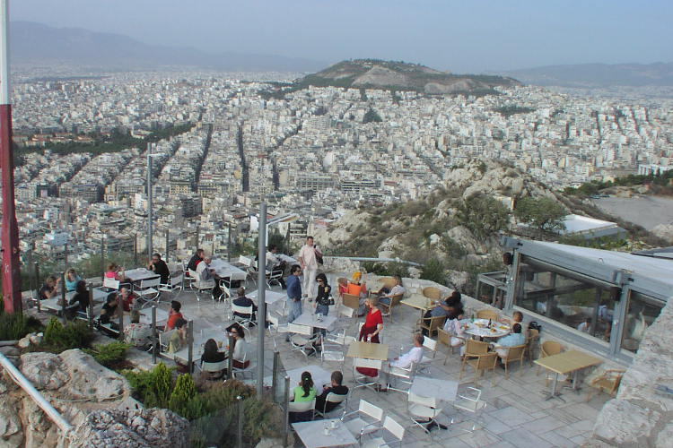 Cafe on Lykavittos Hill, overlooking Athens. Image by Sébastien Bertrand / CC BY 2.0