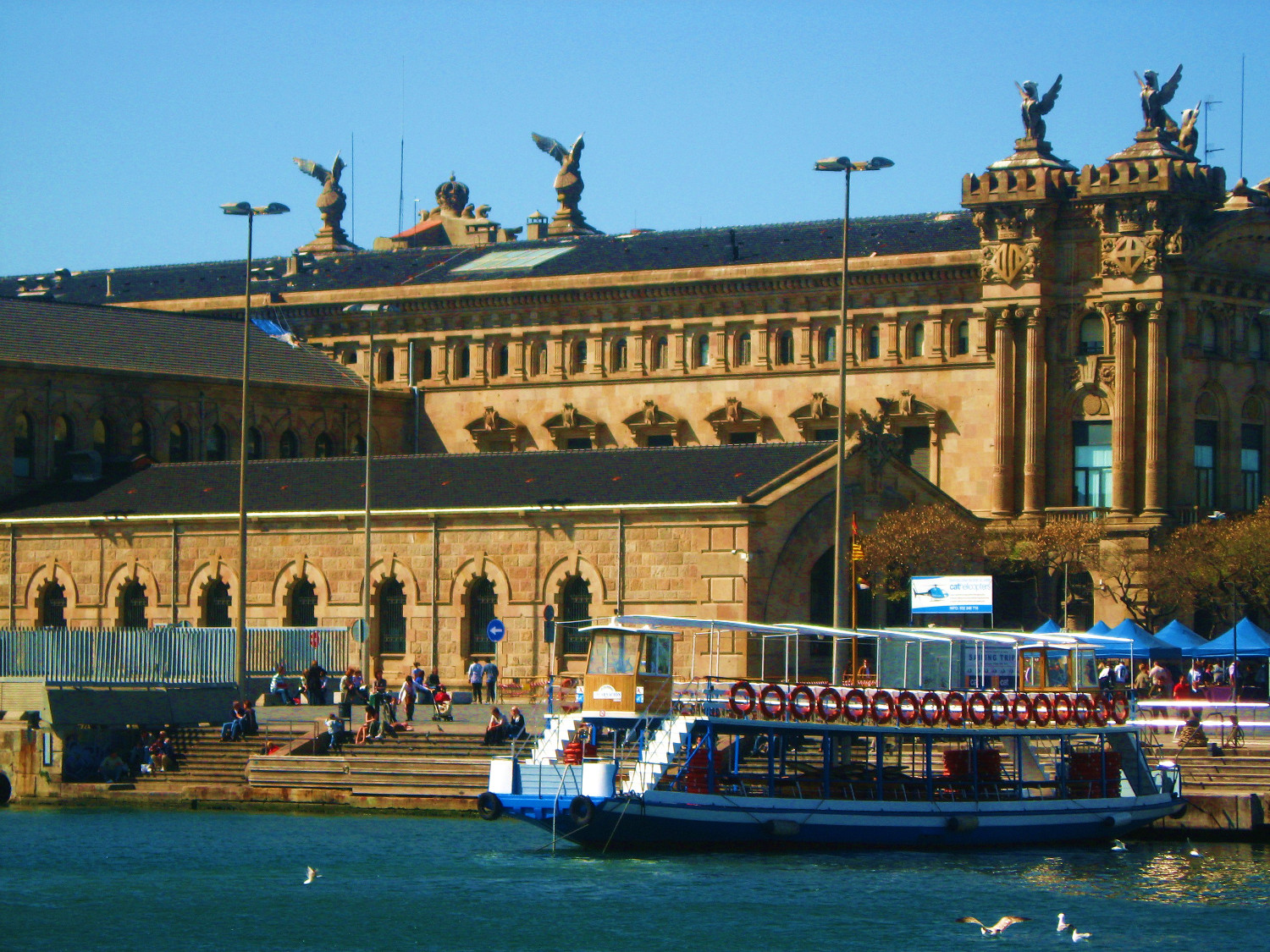 Harbour tours from Port Vell are a guaranteed hit with water babies. Image by Hector Garcia / CC BY-SA 2.0