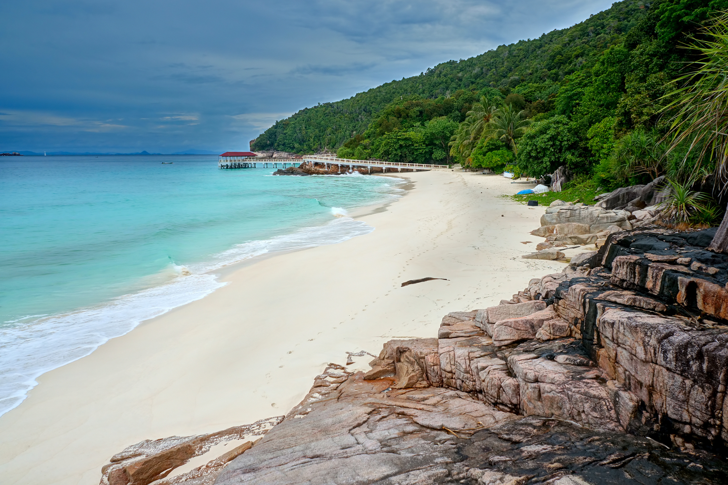 Tropical beach idyll on Pulau Redang © reezuan / Shutterstock