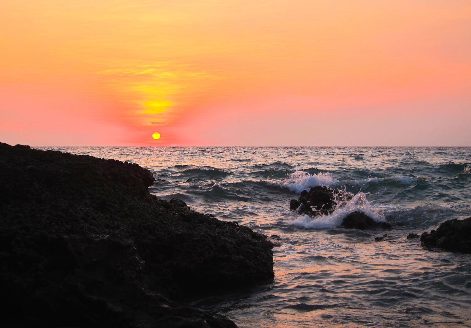 Sun sinks into the Andaman Sea, Ko Kradan Ⓒ Andrew Brannan / Lonely Planet