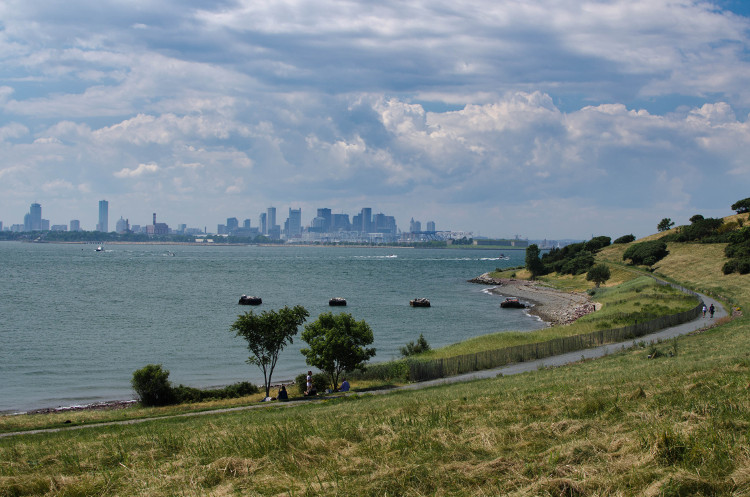 Hiking trail on Spectacle Island with view of the Boston harbor. Image by Scott Dexter / CC BY-SA 2.0