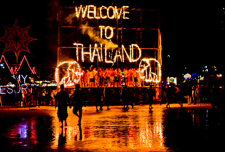Full moon party, Ko Pha-Ngan, Thailand. Image by Joe Stump CC BY 2.0