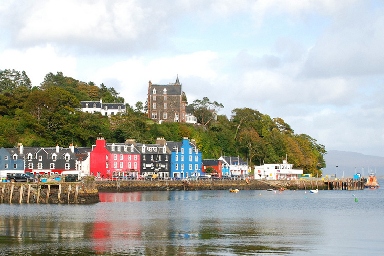 Tobermory is Mull's main town. Image by Richard Szwejkowski / CC BY-SA 2.0 