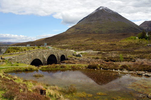 Stone bridge near Sligachan. Image by James Kay / Lonely Planet