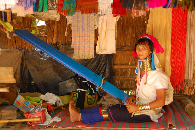 Karen woman, northern Thailand. Image by Ferry Yenni Gunawan CC BY 2.0