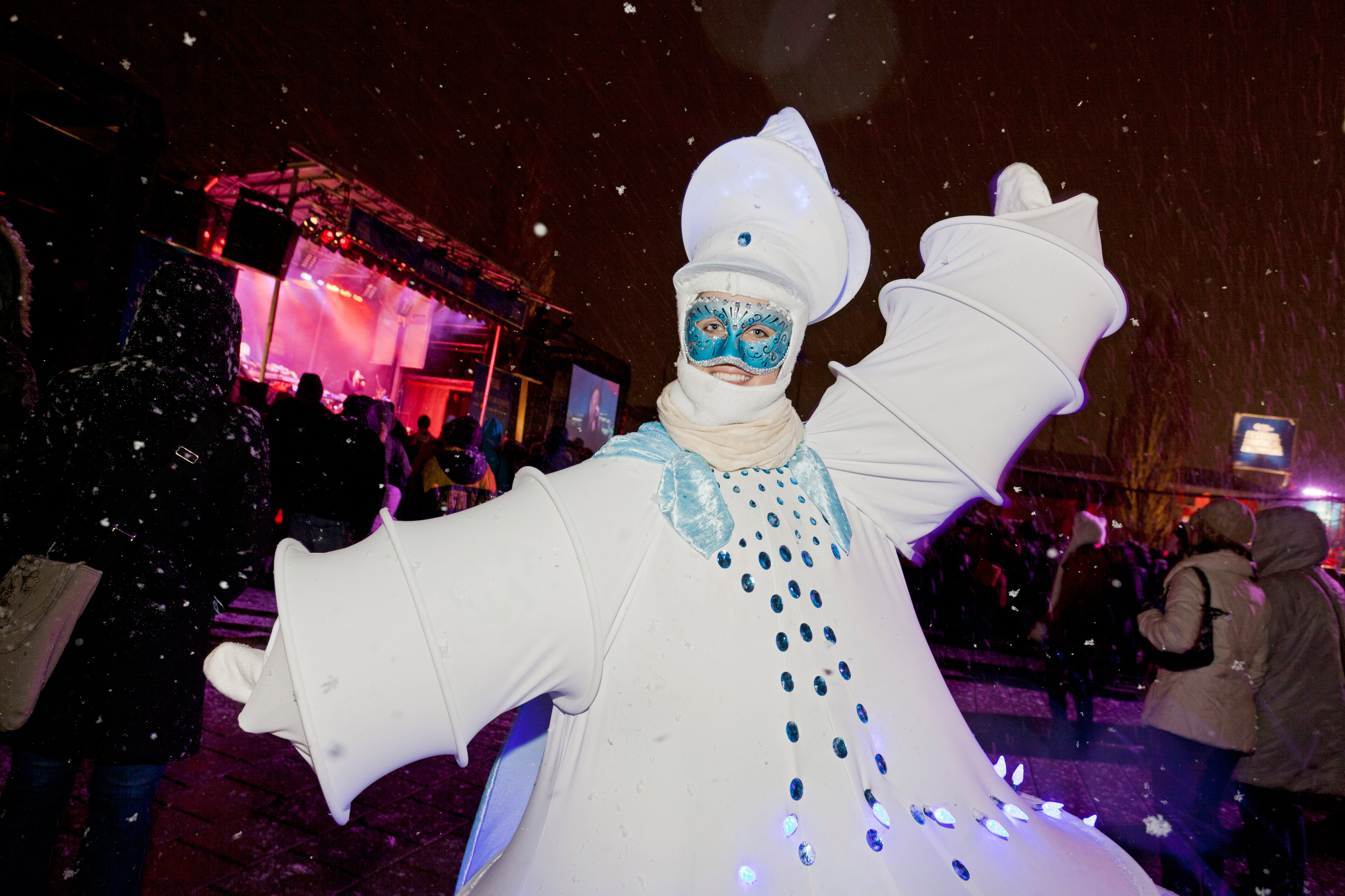 A woman in costume at Montréal en Lumière. Image by RENAULT Philippe / Getty